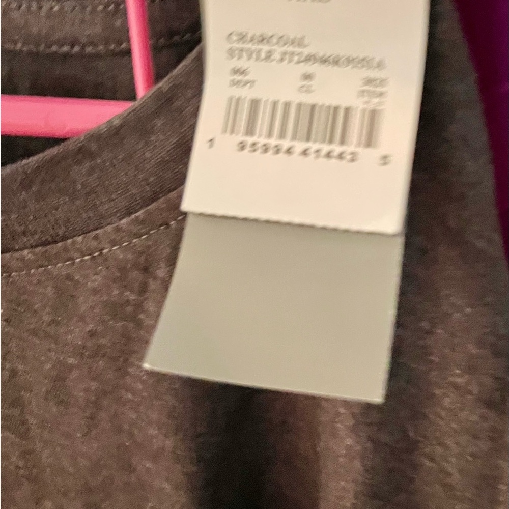 NWT Dog Mom Tee Shirt 🐾 - Picture 3 of 3
